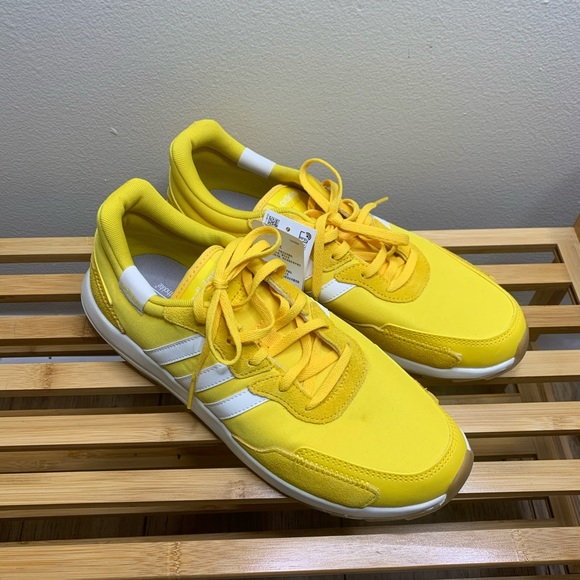 adidas retro run sneaker yellow